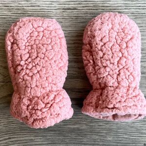 Carter’s Baby Girl Pink & White Fleece Heart Mittens 0-9 Month